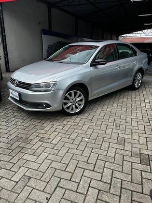 VOLKSWAGEN JETTA 2.0 COMFORTLINE FLEX 4P TIPTRONIC